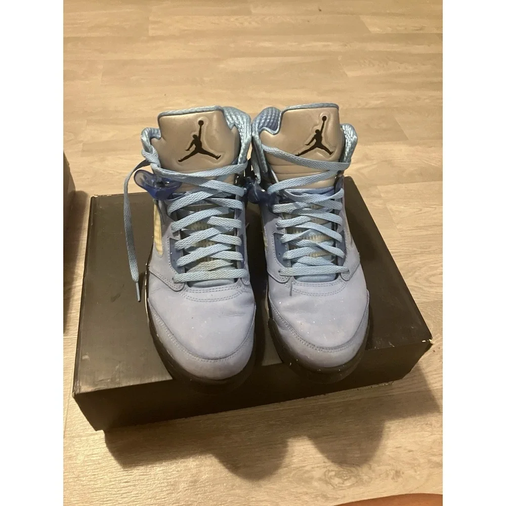 Nike Air Jordan 5 Retro UNC University Blue Sneakers Size 10 DV1310-401